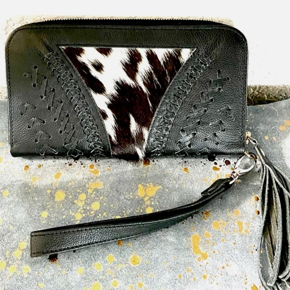 NWOT Genuine Cowhide Leather Black & White Zip Wallet/Wristlet - Picture 3 of 15